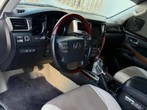 2013 Lexus LX 570 No Trim