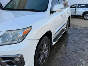 2013 Lexus LX 570 No Trim