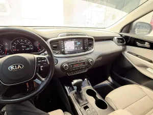 2017 Kia Sorento DLX