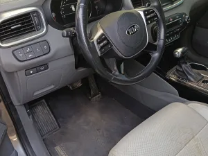 2017 Kia Sorento DLX