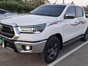 2025 تويوتا هايلوكس GLX