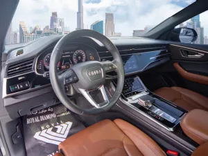 2019 اودي كيو ٨ Prestige