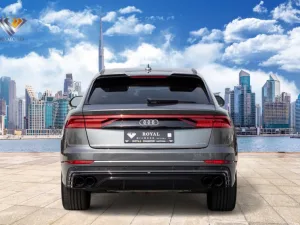 2023 اودي كيو ٨ Premium Plus