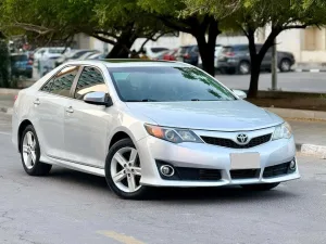 2014 Toyota Camry Hybrid XLE: