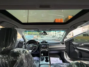 2014 Toyota Camry Hybrid XLE: