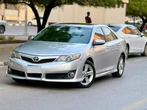 2014 Toyota Camry Hybrid XLE: