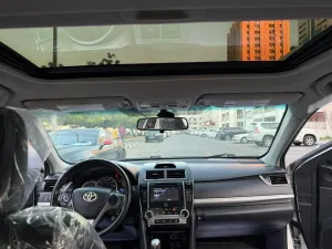 2014 Toyota Camry Hybrid XLE: