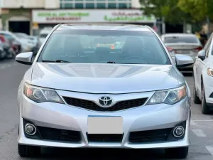 2014 Toyota Camry Hybrid XLE: