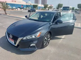 2022 Nissan Altima في Abu Dhabi سيارة مستعملة