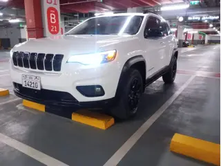 2022 Jeep Cherokee في Dubai سيارة مستعملة