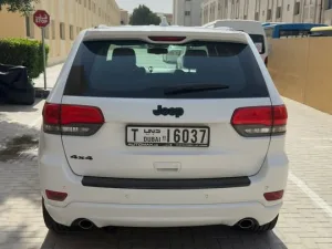 2015 جييب جراند شيروكي Laredo E