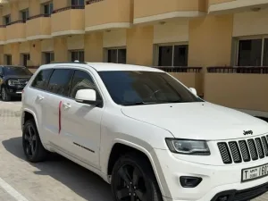 2015 جييب جراند شيروكي Laredo E