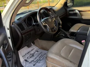 2010 تويوتا لاند كروزر VXR