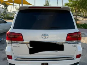 2010 تويوتا لاند كروزر VXR