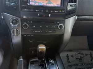 2010 تويوتا لاند كروزر VXR