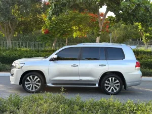 2016 Toyota Land Cruiser VXR