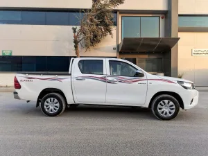 2022 تويوتا هايلوكس GLX