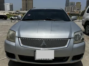 2012 ميتسوبيشي جلنت DE