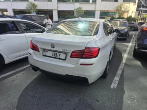 2015 BMW 5-Series 520i