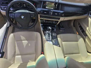 2015 BMW 5-Series 520i