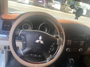 2011 Mitsubishi Pajero GLS