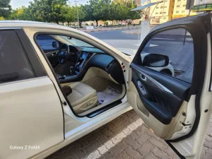 2017 إنفينيتي كيو٥٠ Red Sport 400