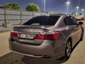 2016 هوندا أكورد Hybrid