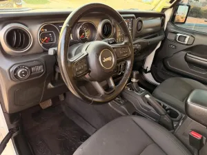 2021 جييب جلاديتير Sport S.