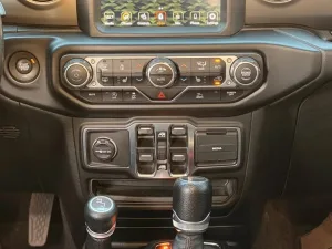 2021 جييب جلاديتير Sport S.