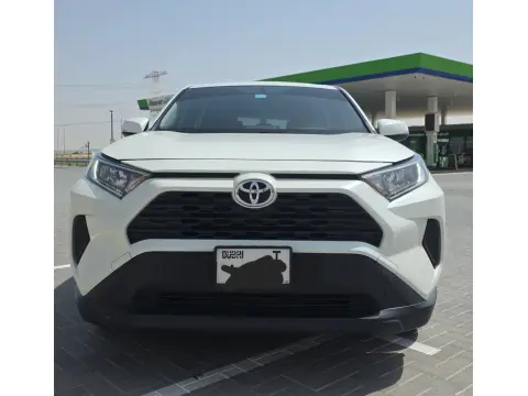 2022 تويوتا راف ٤ SE