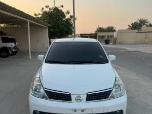 2012 نيسان تيدا SE