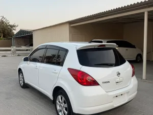 2012 نيسان تيدا SE
