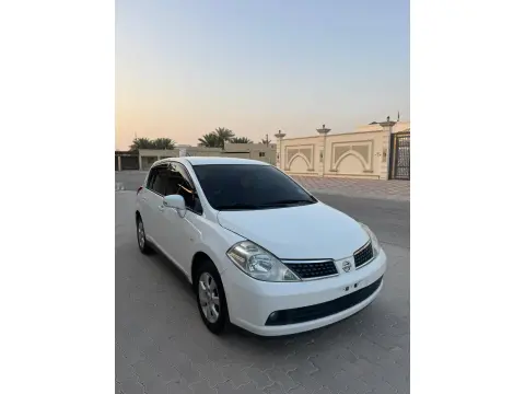 2012 نيسان تيدا SE