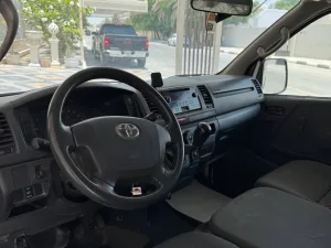 2023 تويوتا هياس Commuter GL