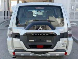 2017 Mitsubishi Pajero GLS