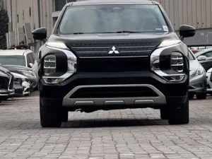 2022 Mitsubishi Outlander SEL Black Edition