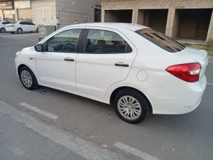 2020 فورد فيجو Titanium