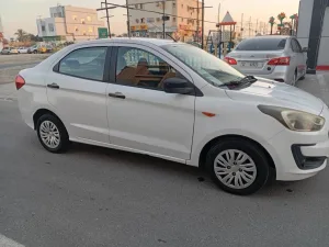 2020 فورد فيجو Titanium