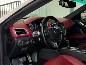 2015 مازيراتي كواتروبورت S Q4 GranSport 3.0L