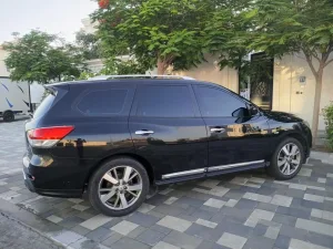 2015 نيسان باثفايندر LE