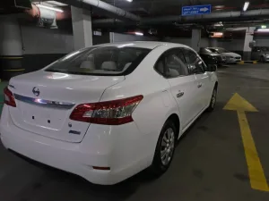 2014 نيسان سنترا Midnight Edition
