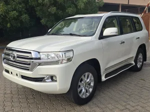 2017 Toyota Land Cruiser GXR