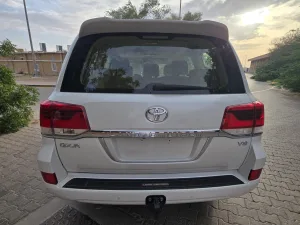 2017 Toyota Land Cruiser GXR