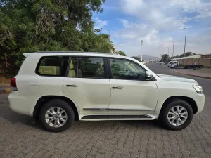 2017 Toyota Land Cruiser GXR
