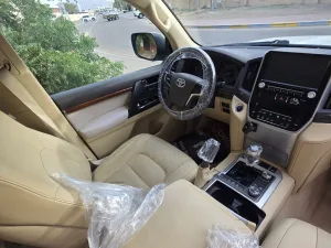 2017 Toyota Land Cruiser GXR