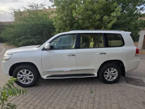 2017 Toyota Land Cruiser GXR