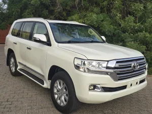 2017 Toyota Land Cruiser GXR