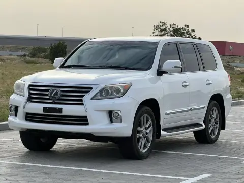 2013 Lexus LX 570 No Trim