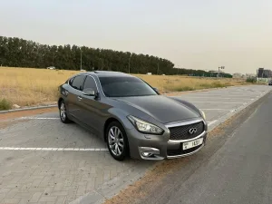 2017 Infiniti Q70 LUXE