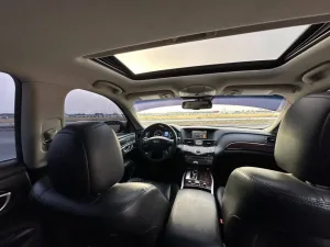 2017 Infiniti Q70 LUXE